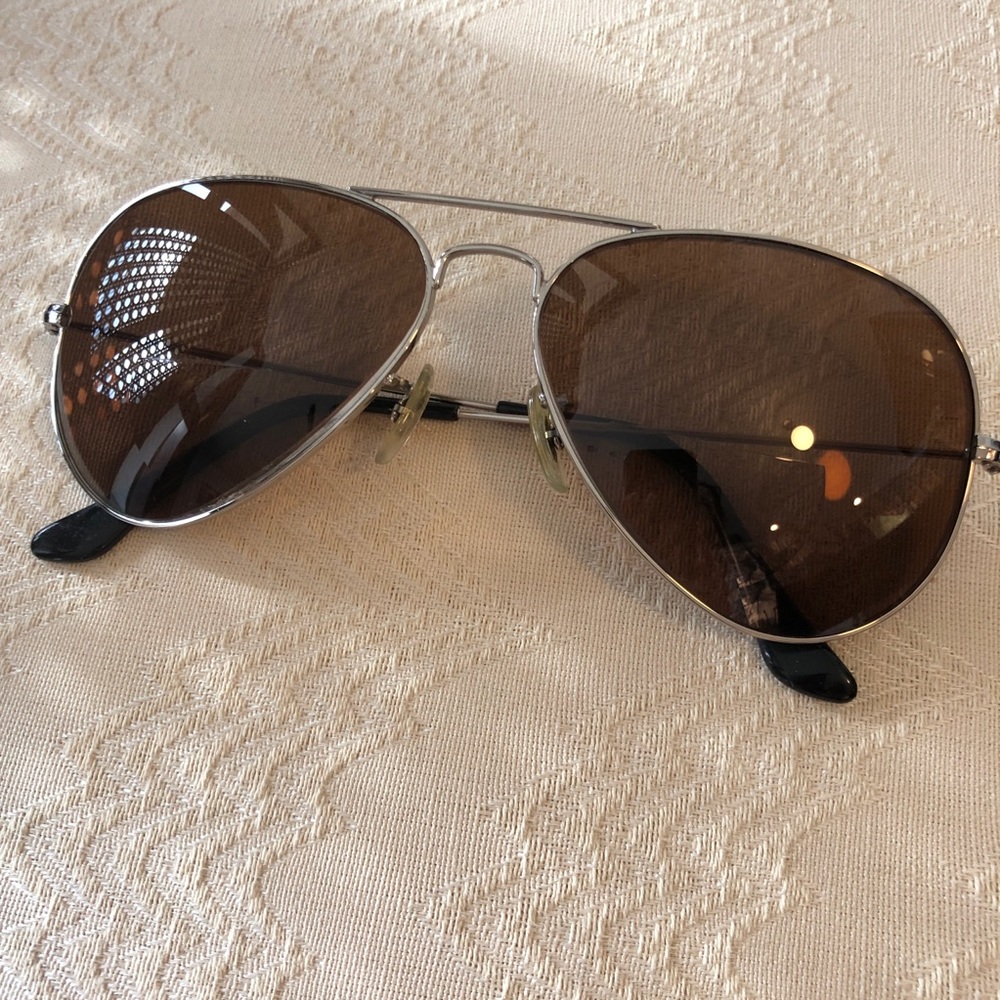 Ray Ban Classic Aviator Sunglasses. - Picture 5 of 10